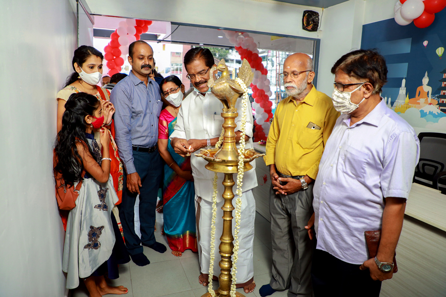 vnv-travel-solutions-gallery-inauguration-4